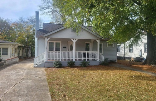 Crestline Heights House | Large, Renovated On E. Lake Park! Comfy Cottage
