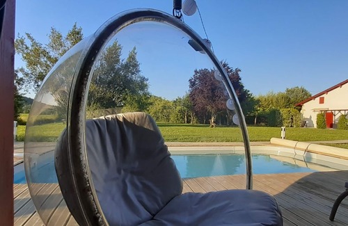 Sainte-Marie-de-Gosse House | Large riverside house with swimming pool/billiards/boulodrome