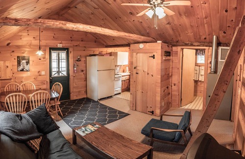 The Forks Cabin | Large Riverside Cabin in The Forks, pet friendly