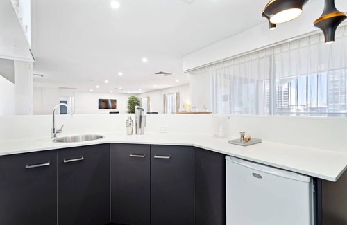East Perth Apartment | Large rooftop apartment, fully equipped, Perth CBD