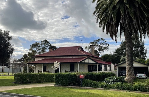 Naracoorte House | Large Room within residence of quiet home