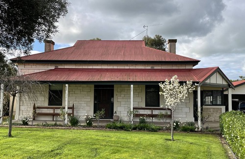 Naracoorte House | Large Room within residence of quiet home