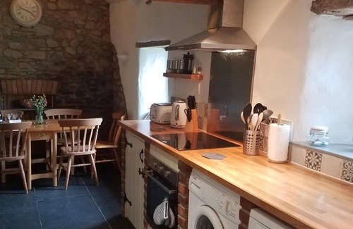 St Brides Cottage | Large Secluded, Pet Friendly Cottage, set in 12 acres-Great Base For Exploring