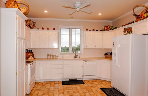 Warrensburg House | Large Spacious Beautiful Country Home