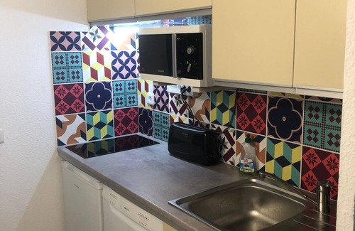 Les Lecques Apartment | LARGE STUDIO - TERRACE - PRIVATE PARKING - BEACH 50 M AWAY - CLOSE TO SHOPS & RESTAURANTS