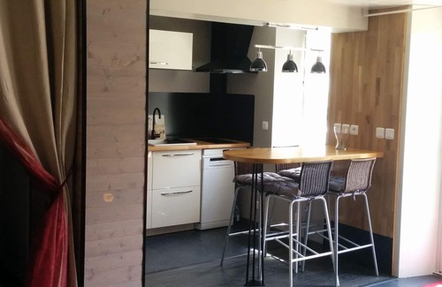 Le Bon Sauveur Apartment | Large sunny studio full of charm in the city center.