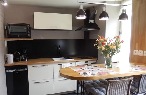 Le Bon Sauveur Apartment | Large sunny studio full of charm in the city center.