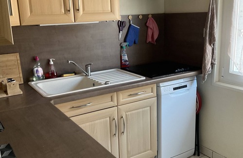 Tregastel Apartment | LARGE T2 CÔTE DE GRANIT ROSE BEACHES AND SHOPS WITHIN WALKING DISTANCE