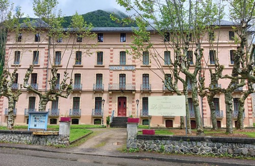 Aulus-les-Bains Apartment | Large T2 La Marmotte, Aulus-les-Bains, hiking, spa treatments