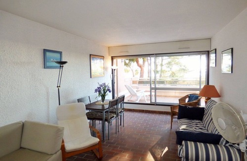 Tamaris Apartment | Large terrace of 30 m² with sea view! Private parking.
