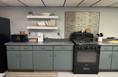 Waukesha Apartment | Large two bedroom lower unit. Downtown Waukesha.
