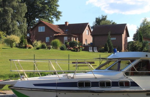 Wesenberg Apartment | Large vacation apartment in Strasen - Holiday apartments directly on the Havel waterfront