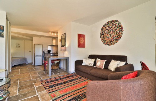Villecroze Apartment | Large Very Comfortable Studio with Garden in the heart of a Village in Provence