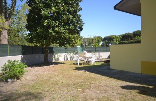Lido delle Nazioni Villa | Large villa with 4 bedrooms, two bathrooms and large garden