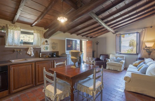 Carmignano Villa | Large villa near Florence on Wine Estate