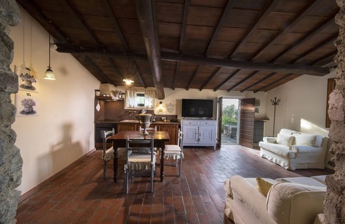 Carmignano Villa | Large villa near Florence on Wine Estate