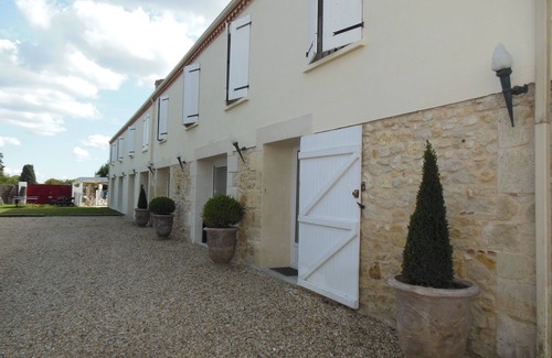 Queyrac House | LARGE VILLAGE COTTAGE 15 MIN FROM THE BEACH