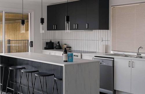 Labrador House | Large Waterfront Property with Magical Sunsets on the Gold Coast Australia