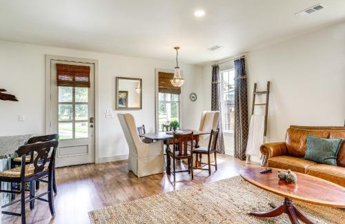 South Baton Rouge House | Large Yard Pascagoula Peach Home in Baton Rouge