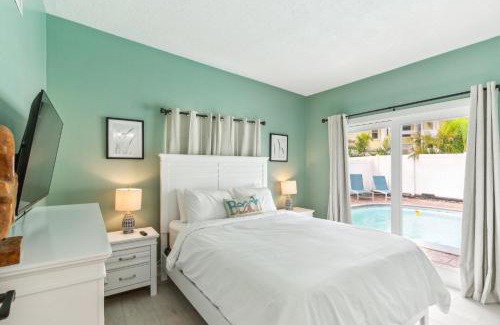 Anona House | Largo Pool House Getaway