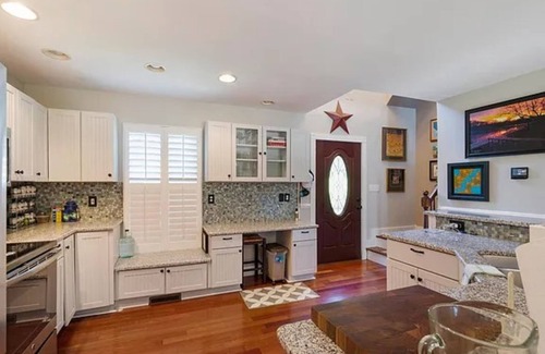 Golts House | Lark's Nest on the Chester River. Spacious, waterfront home with private dock.