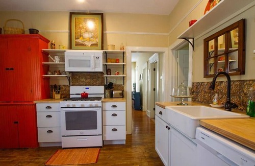 Cottonwood Falls House | Lark Song- sleeps six
