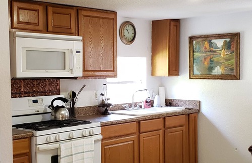 Crescent City House | Larperland 3 bed, 1 bath, 1 gig Wi-Fi, Fence