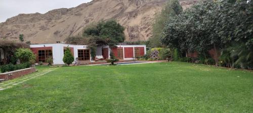Pachacamac House | Las buganvilias