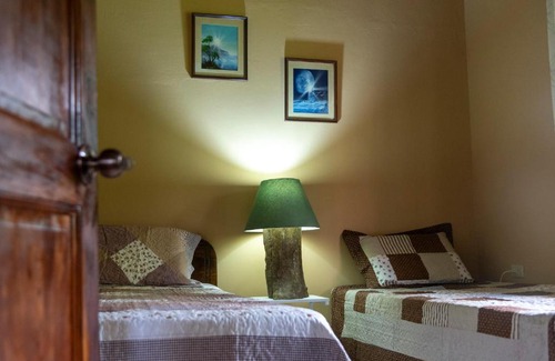 Toro Amarillo Cabin | Las Calas Lodge