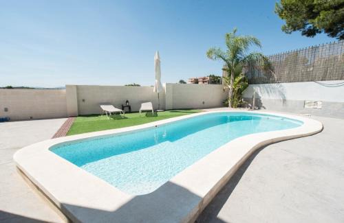 Montserrat House | Las Casitas De Noah
