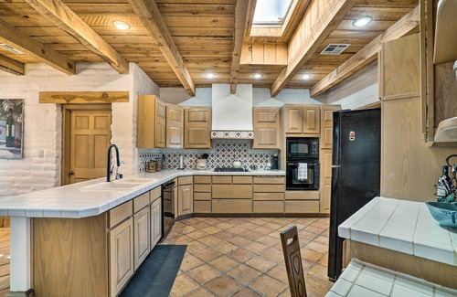 Mesilla Park House | Las Cruces Home 'La Casa Blanca' w/Courtyard