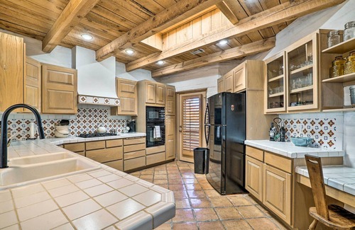 Mesilla Park House | Las Cruces Home 'La Casa Blanca' w/Courtyard