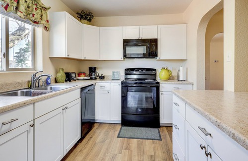 Las Cruces Cottage | Las Cruces Home w/Fenced Yard: Recently Remodeled