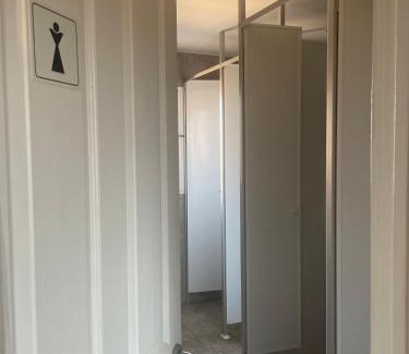 Reliegos Hostel | Las Hadas Albergue -solo para Peregrinos - Vegano -Bar