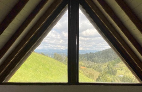 Rionegro Ski Chalet | LAS NUBES: Donde la energía fluye, el alma se cura