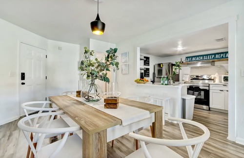 Vilano Beach House | Las Olas Cabana- Close to Beach & Restaurants