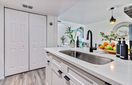 Vilano Beach House | Las Olas Cabana- Close to Beach & Restaurants