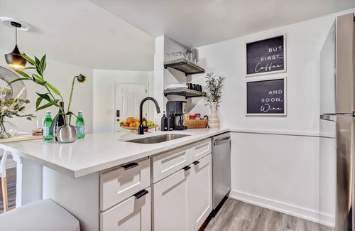 Vilano Beach House | Las Olas Cabana- Close to Beach & Restaurants