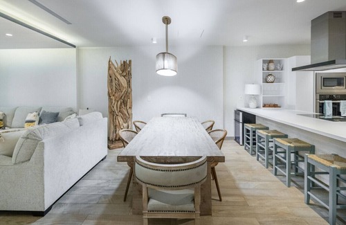 Jimenez Condo | Las Palomas Phase III | Barcelone 306 | Oceanfront 3BR/3BTH