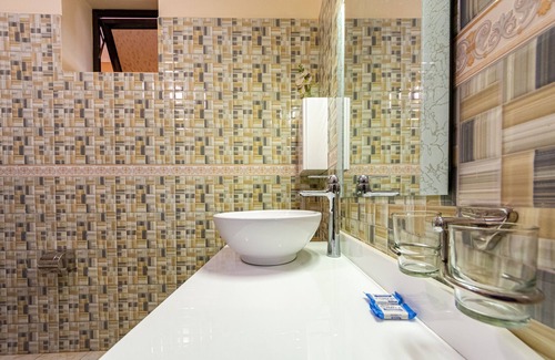 Kireka Hotel | Las Vegas Garden Hotel