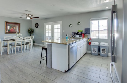 Las Vegas Cottage | Las Vegas Retreat w/Yard < 5 Mi to Strip!