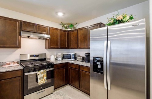 Arden House | Las Vegas Warm Family Home Stay 3 Bedroom