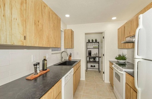 Citrus Hills Condo | LAST CHANCE 6 WEEK AVAILIBILITY WITH DISCOUNT. End Unit Condo, Sleeps 4 & Pool.
