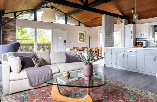 Hollywood House | Last Day Flash Sale Escape the Heat Wave 25% Off