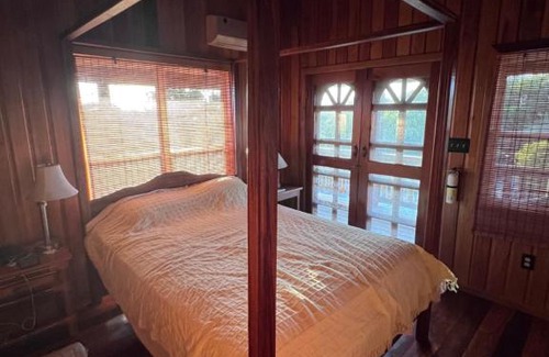 Gales Point Villa | Last Frontiers