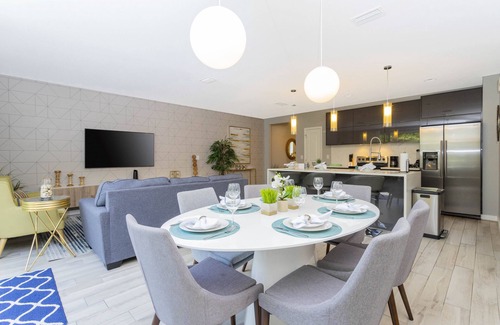 Kissimmee House | Last Minute Disney Getaway! Townhouse with Private Pool. Book Now! #60501