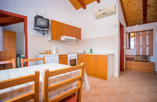 Gata House | LAST MINUTE Farmer's houses for 8 persons with big nice pool