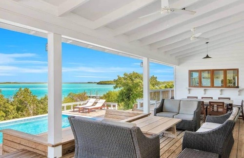 Hartswell House | Last minute opportunity! Surf House: 4BR Beachfront w/pool
