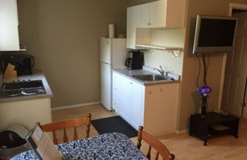 Regina Beach Cabin | Last Mountain Getaways-Unit #2-Regina Beach, Sk