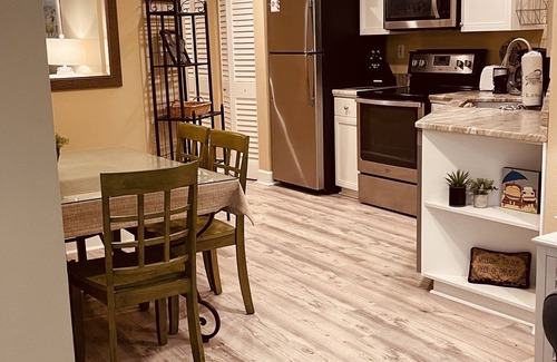 St. Pete Beach Condo | LATE JULY & AUG DATES AVAILABLE TOP FLOOR-GULF FRONT PREMIUM CONDO ⭐️⭐️⭐️⭐️⭐️ RATED